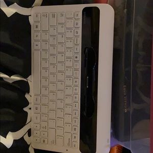 Full Size Keyboard Dock for Samsung Galaxy Tab 7.7